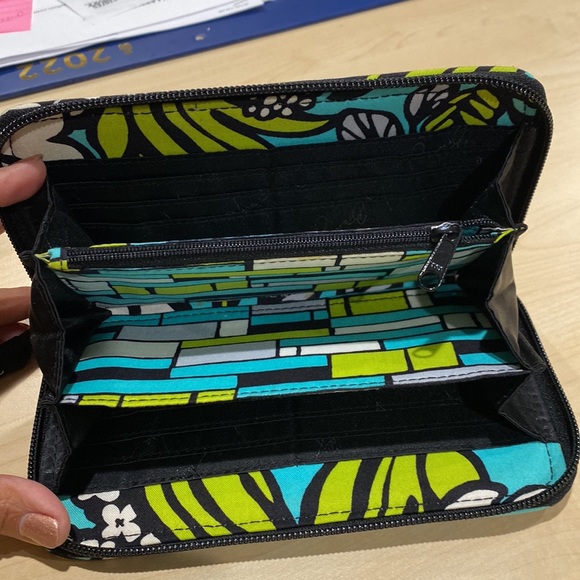 Vera Bradley “Island Blooms” Zipper Wallet - Picture 2 of 4